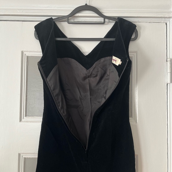 Vintage velvet minidress. - Picture 4 of 11
